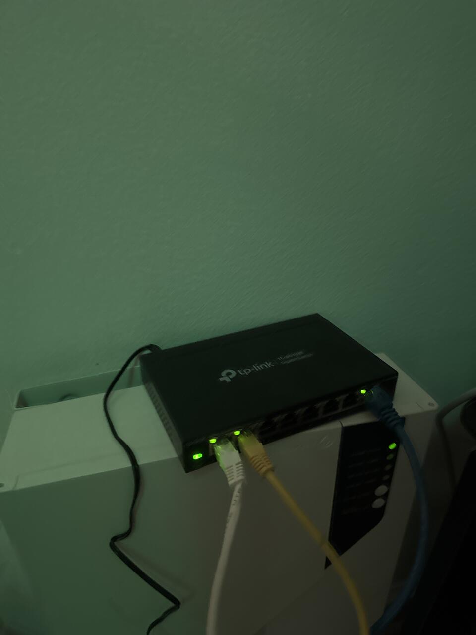 TP-Link managed switch with port mirroring